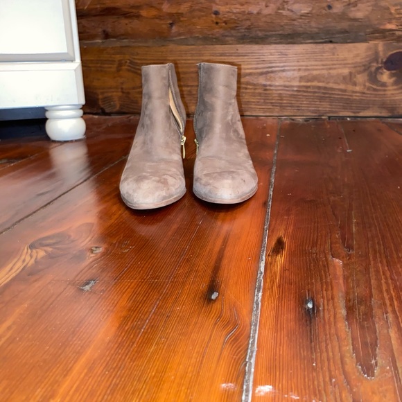 Shoes - Picture 3 of 3